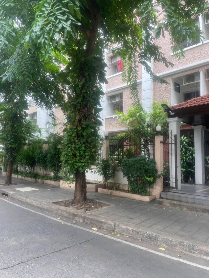 Viriyapon2 Lägenhet Bangkok Exteriör bild